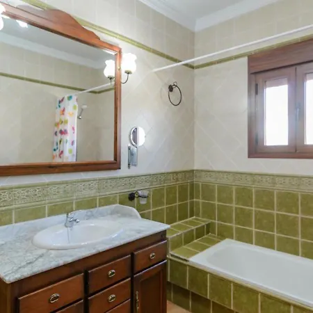 Brenda By Ruralidays